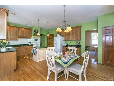 712 Mark Wesley Ln, Ballwin, MO 63021 photo 17