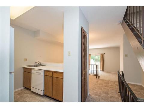 200 Braeshire Dr #K, Ballwin, MO 63021 photo 8