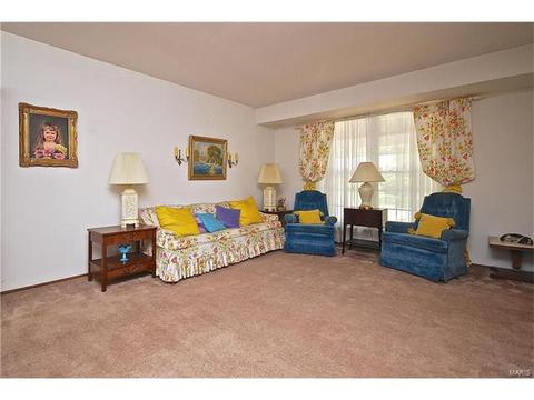 688 Woodrun, Ballwin, MO 63021 photo 5