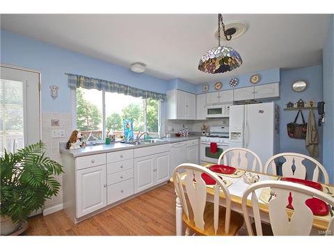 688 Woodrun, Ballwin, MO 63021 photo 9