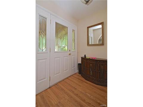 688 Woodrun, Ballwin, MO 63021 photo 3