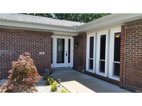 200 Cool Meadows Dr, Ballwin, MO 63011 photo 2