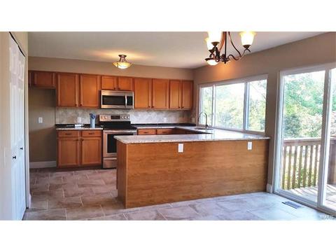 200 Cool Meadows Dr, Ballwin, MO 63011 photo 4
