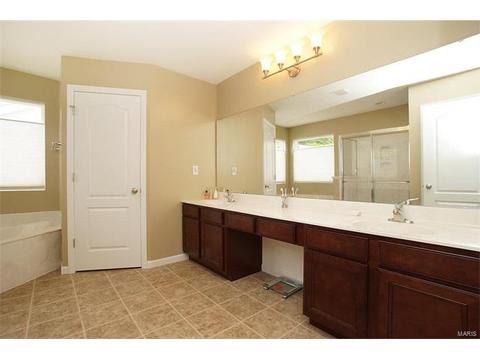 363 Lauren Lndg, Ballwin, MO 63021 photo 25