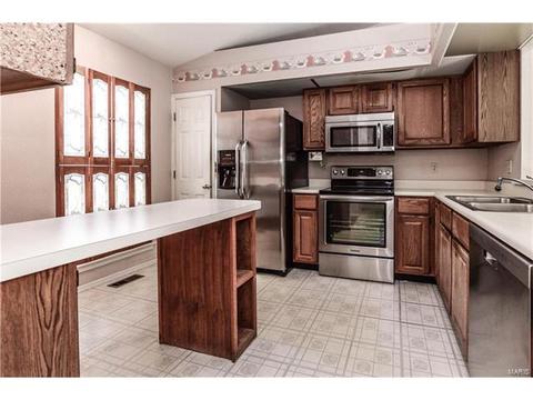 761 Woodside Trails Dr, Ballwin, MO 63021 photo 9