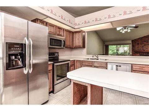761 Woodside Trails Dr, Ballwin, MO 63021 photo 8
