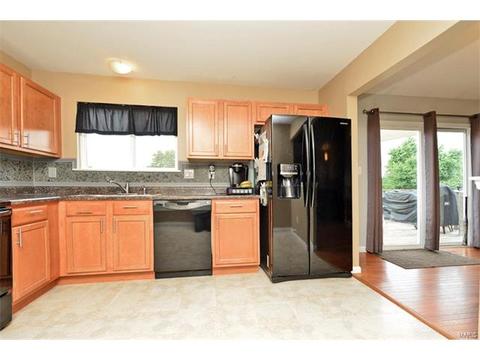 455 Fall River Ln, Saint Charles, MO 63304 photo 5