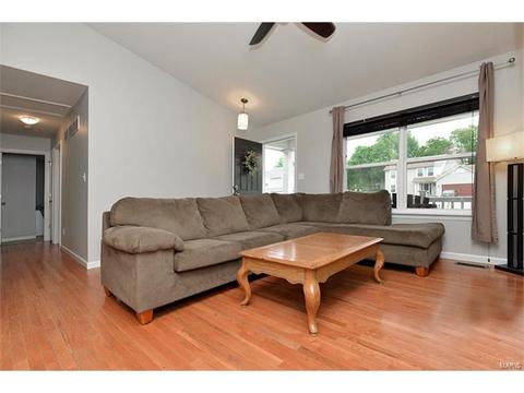 455 Fall River Ln, Saint Charles, MO 63304 photo 2