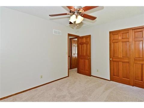 1056 Oak Glen Cir, Ballwin, MO 63021 photo 21