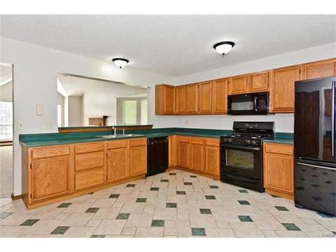1056 Oak Glen Cir, Ballwin, MO 63021 photo 8