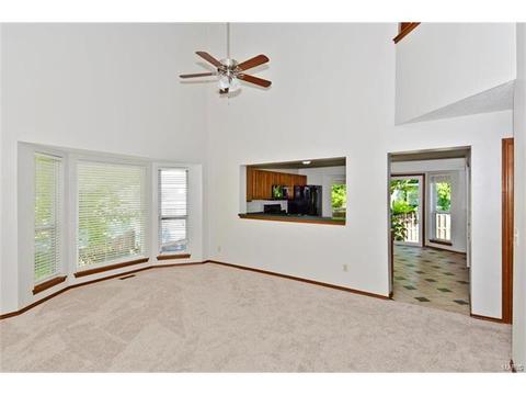 1056 Oak Glen Cir, Ballwin, MO 63021 photo 6