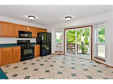 1056 Oak Glen Cir, Ballwin, MO 63021 photo 7