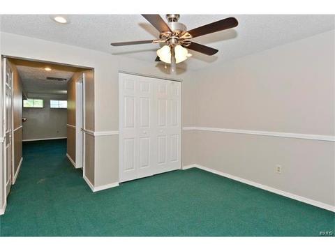1056 Oak Glen Cir, Ballwin, MO 63021 photo 28