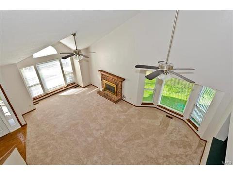 1056 Oak Glen Cir, Ballwin, MO 63021 photo 17