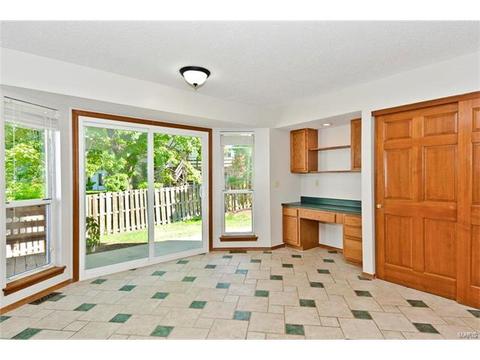 1056 Oak Glen Cir, Ballwin, MO 63021 photo 10