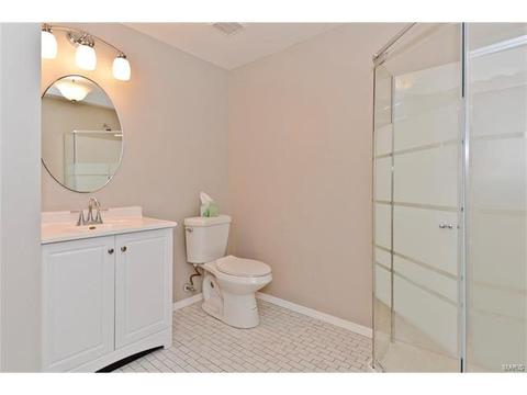 1056 Oak Glen Cir, Ballwin, MO 63021 photo 29