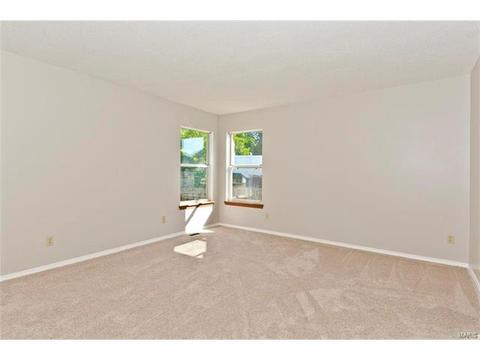 1056 Oak Glen Cir, Ballwin, MO 63021 photo 13