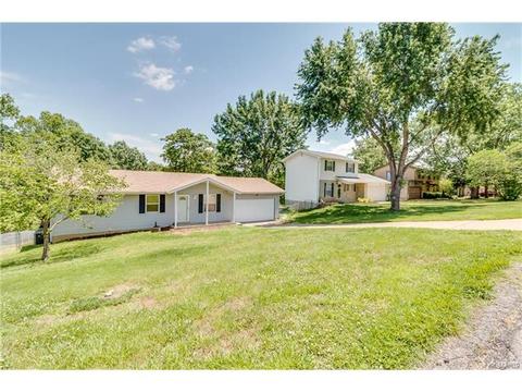 718 Levin Dr, O'fallon, MO 63366 photo 2