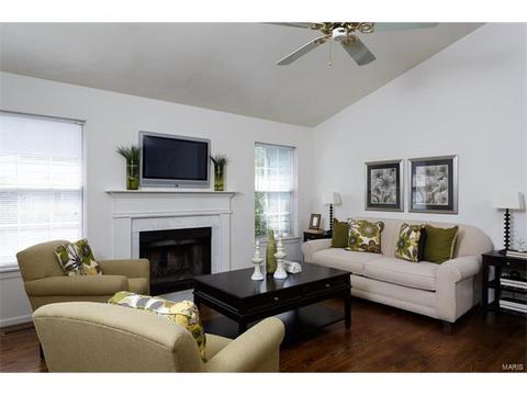 1712 Stoney Terrace Dr, Ballwin, MO 63021 photo 2