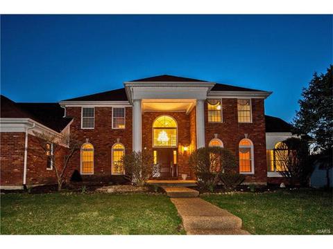 2027 Brook Hill Ridge Dr, Chesterfield, MO 63017 photo 2
