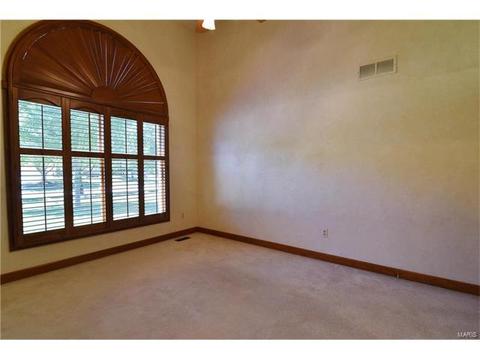 502 Morning Oaks Ct, Ellisville, MO 63021 photo 4