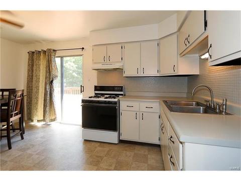 334 Fairview Ct, Ballwin, MO 63021 photo 9