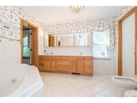 9 Forrester Dr, Ballwin, MO 63011 photo 18