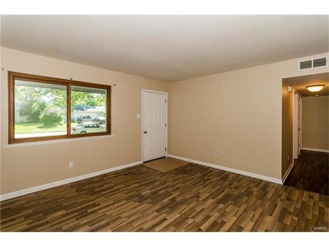 805 Taylor, O'fallon, MO 63366 photo 2