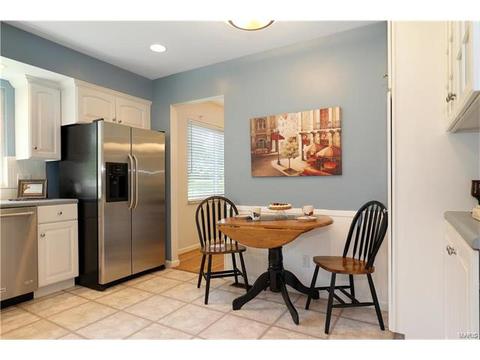616 Burwick Ter, Ballwin, MO 63021 photo 4