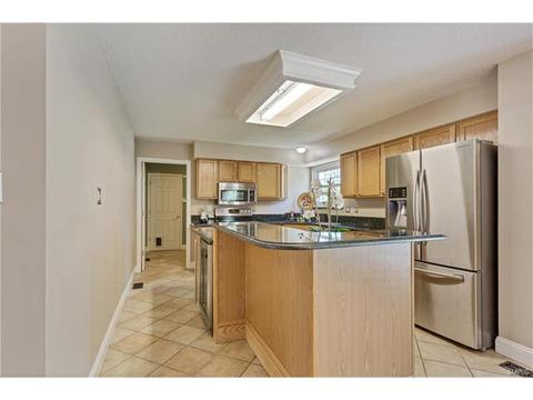 1942 Hedge Dr, O'fallon, MO 63366 photo 2