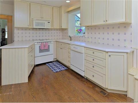2 The Orchards Ln, Saint Louis, MO 63132 photo 17