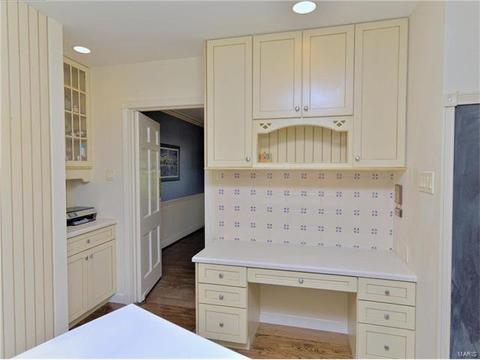 2 The Orchards Ln, Saint Louis, MO 63132 photo 18