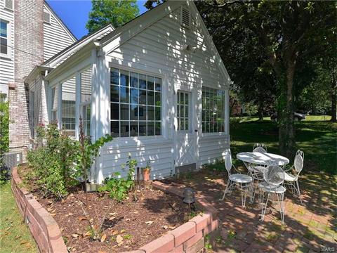 2 The Orchards Ln, Saint Louis, MO 63132 photo 8