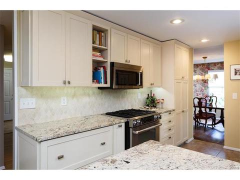 457 Maymont Dr, Ballwin, MO 63011 photo 2