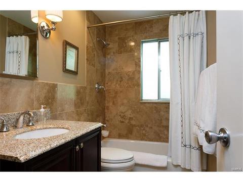 457 Maymont Dr, Ballwin, MO 63011 photo 17