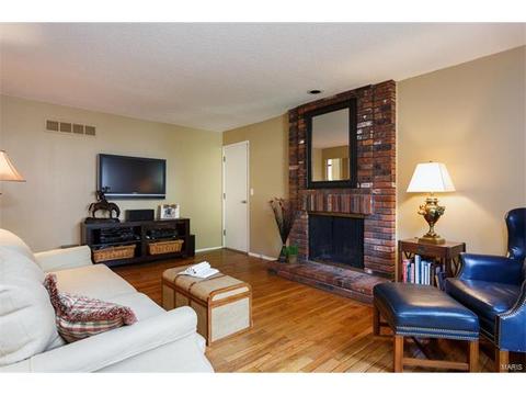457 Maymont Dr, Ballwin, MO 63011 photo 3