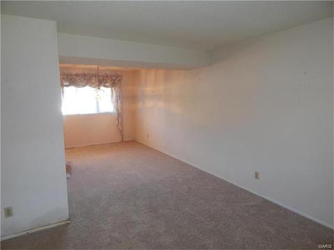 124 Carmel Woods, Ellisville, MO 63021 photo 4