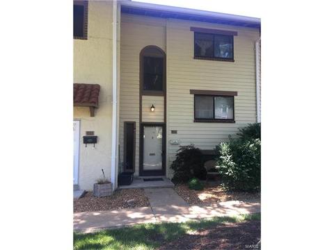 124 Carmel Woods, Ellisville, MO 63021 photo 1