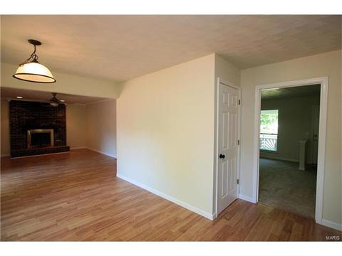 624 Old Ballwin Rd, Ballwin, MO 63021 photo 8