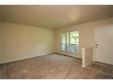 624 Old Ballwin Rd, Ballwin, MO 63021 photo 5
