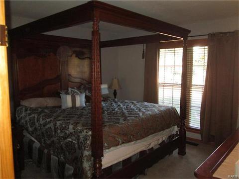 5401 Danforth Dr, Saint Louis, MO 63129 photo 11