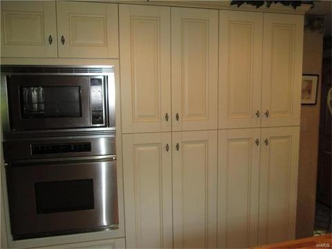 5401 Danforth Dr, Saint Louis, MO 63129 photo 3