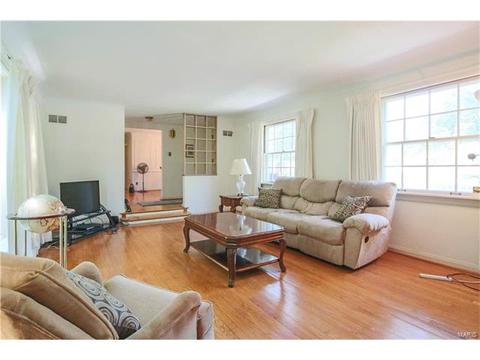 10241 Capitol Dr, Saint Louis, MO 63136 photo 11