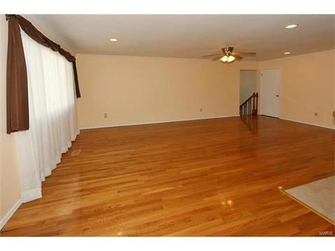 323 Windyoak, Ballwin, MO 63021 photo 3