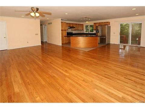 323 Windyoak, Ballwin, MO 63021 photo 4
