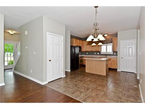 657 Covered Bridge Ln, O'fallon, MO 63368 photo 8
