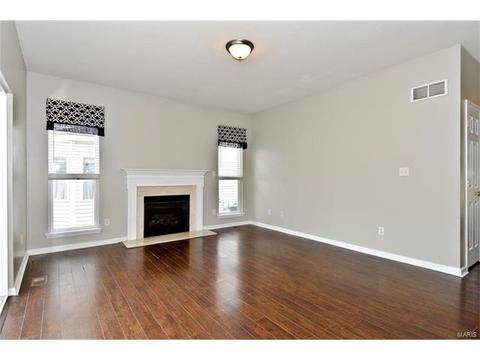 657 Covered Bridge Ln, O'fallon, MO 63368 photo 5