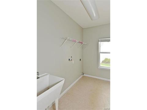 657 Covered Bridge Ln, O'fallon, MO 63368 photo 15