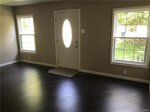 1017 Pine St, Saint Charles, MO 63301 photo 11