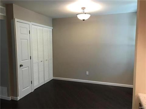 1017 Pine St, Saint Charles, MO 63301 photo 7